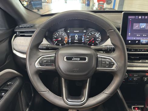 Used 2024 Jeep Compass Latitude AWD/4WD image 22