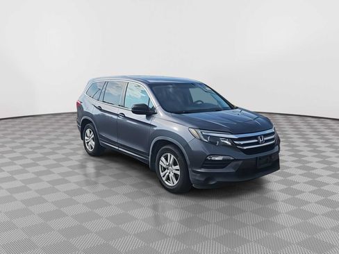 Used 2018 Honda Pilot LX image 2