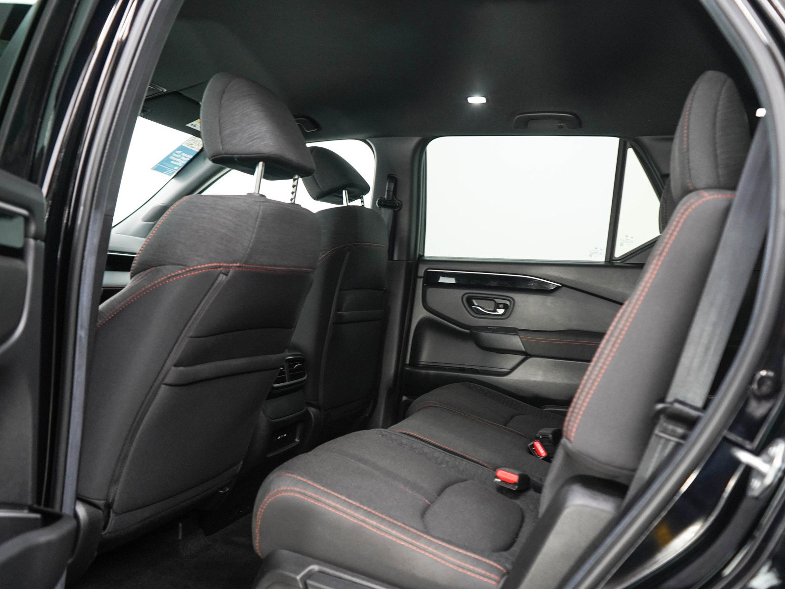 Used 2025 Honda Pilot Sport image 17