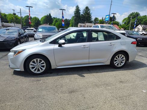 Used 2023 Toyota Corolla LE w/ LE Convenience Package FWD image 8