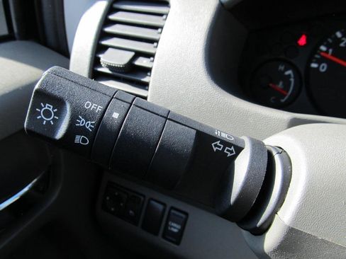 Used 2019 Nissan Frontier SV image 49