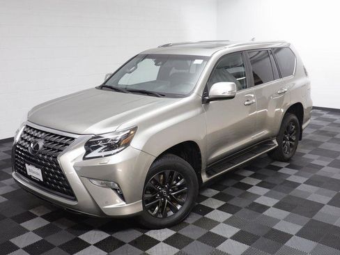 Used 2023 Lexus GX 460 Premium image 2