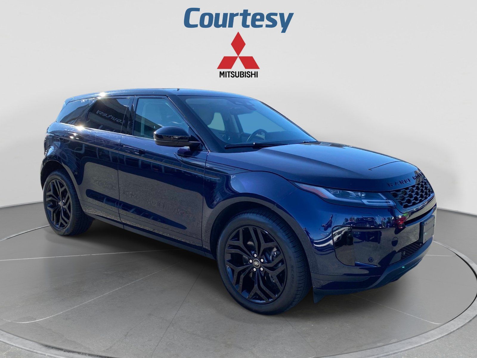 Used 2023 Land Rover Range Rover Evoque SE AWD/4WD image 9