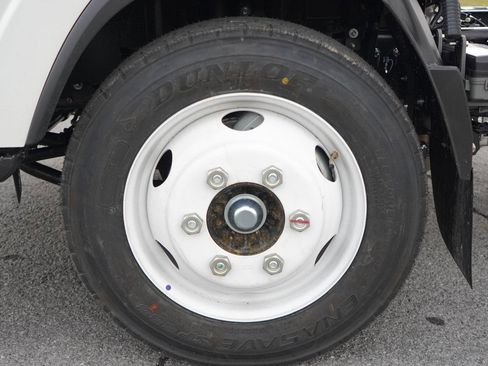 New 2025 Chevrolet Low Cab Forward image 9