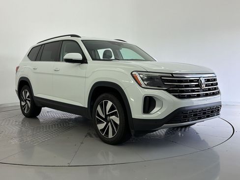 Used 2025 Volkswagen Atlas SE FWD image 7