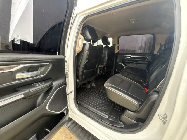 Used 2019 RAM 1500 Laramie AWD/4WD image 17