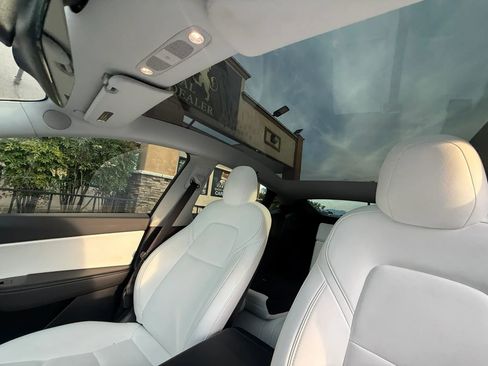 Used 2021 Tesla Model Y Long Range image 13