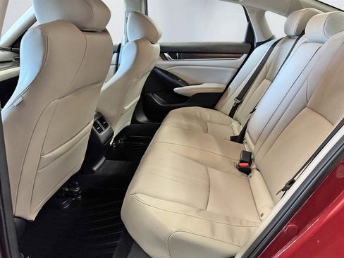 Used 2018 Honda Accord Touring image 27