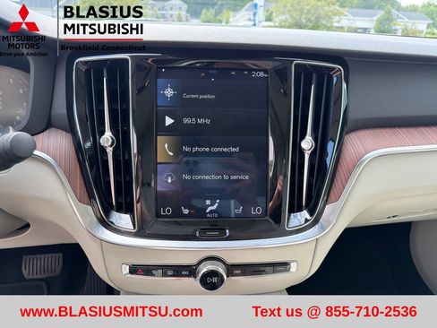 Used 2019 Volvo S60 T5 Momentum w/ Multimedia Package FWD image 24