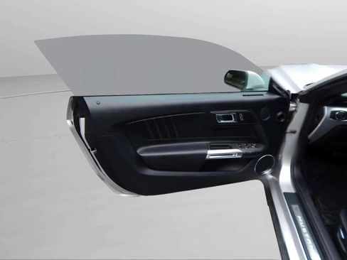 Used 2015 Ford Mustang Premium image 13