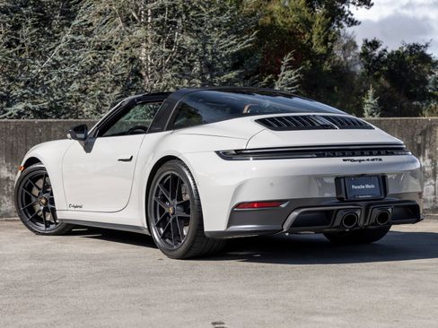 Certified 2026 Porsche 911 Targa 4 GTS AWD/4WD image 3