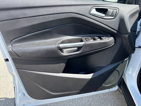 Used 2019 Ford Escape SE AWD/4WD image 16