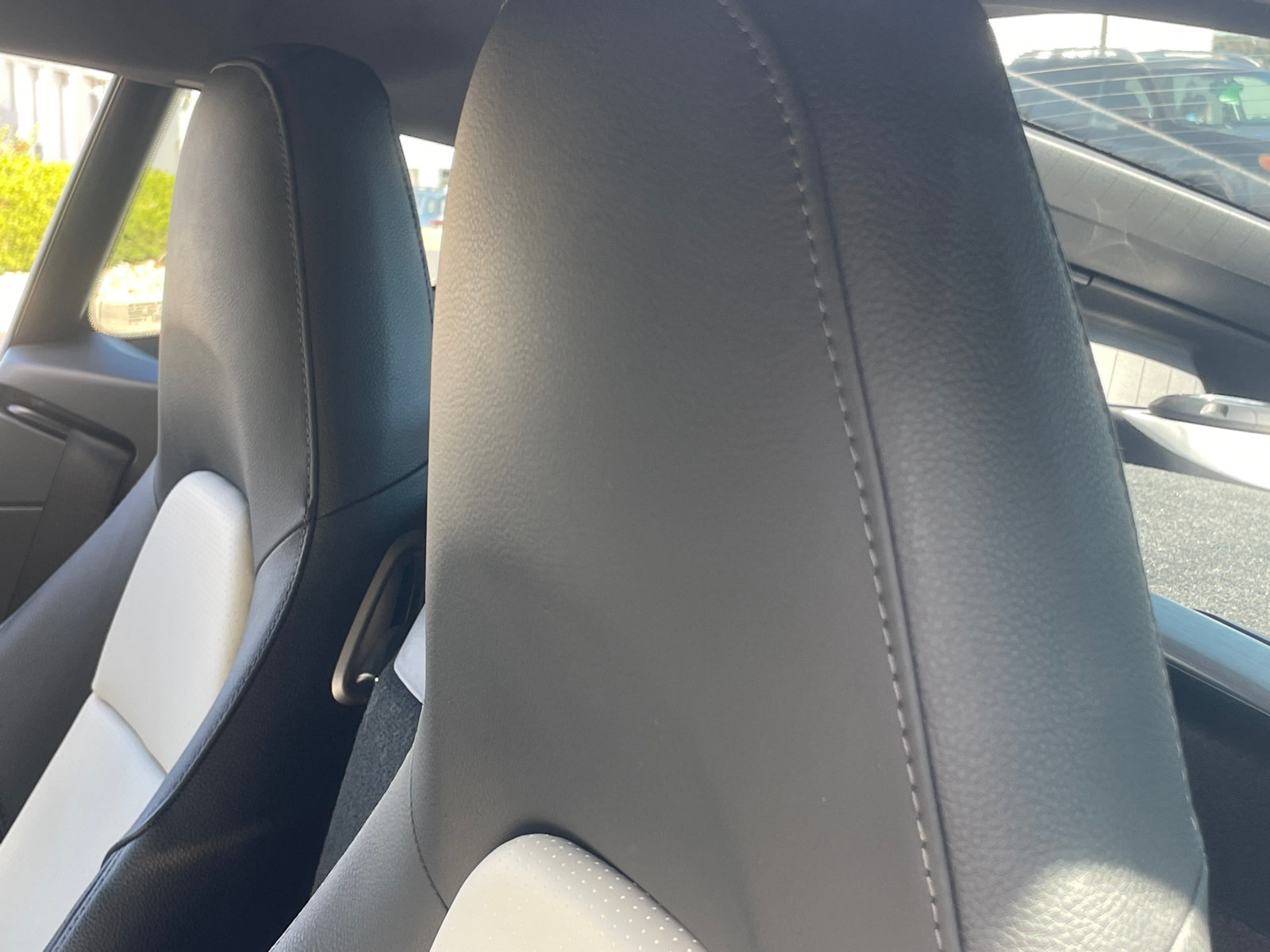 Used 2018 Porsche 718 Cayman RWD image 12
