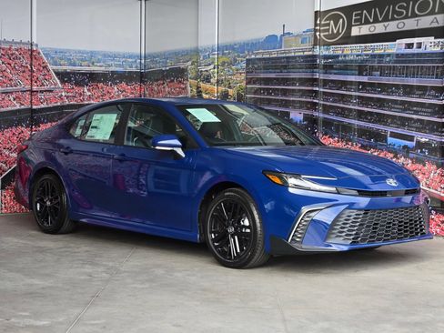 Certified 2026 Toyota Camry SE FWD image 1