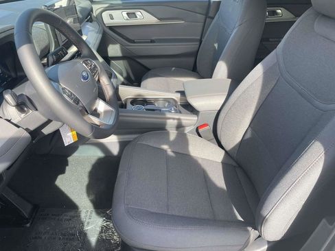 New 2026 Ford Explorer Active RWD image 13
