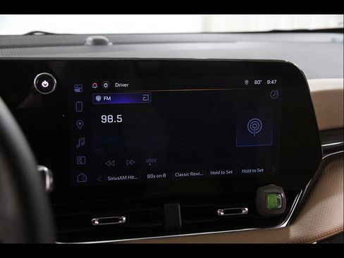 Used 2025 Chevrolet Equinox ACTIV w/ Safety and Technology Package FWD image 10