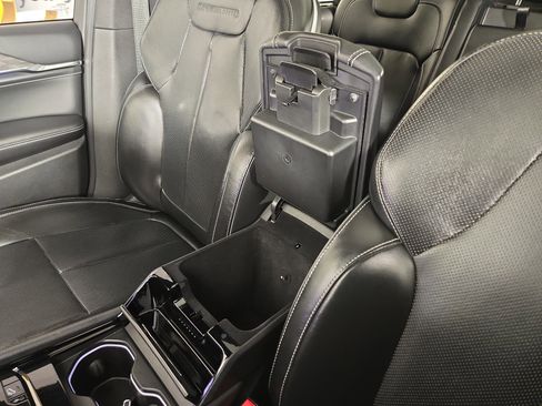 Used 2022 Jeep Grand Cherokee L Overland w/ Advanced Protech Group III image 30