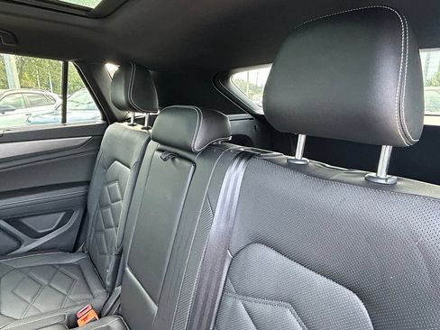 Certified 2024 Volkswagen Atlas Cross Sport SE w/ Panoramic Sunroof Package FWD image 48