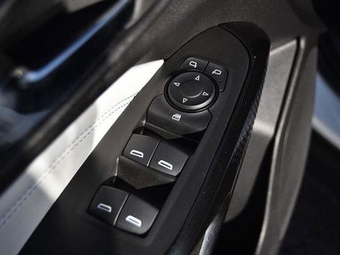 Used 2025 Chevrolet Trax LT w/ LT Convenience Package image 9