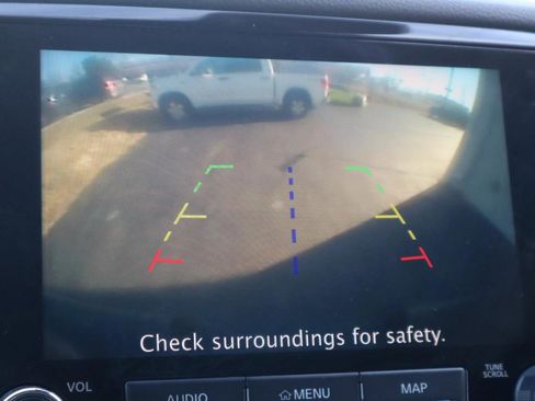 Used 2021 Nissan Titan SV w/ SV Convenience Package image 78