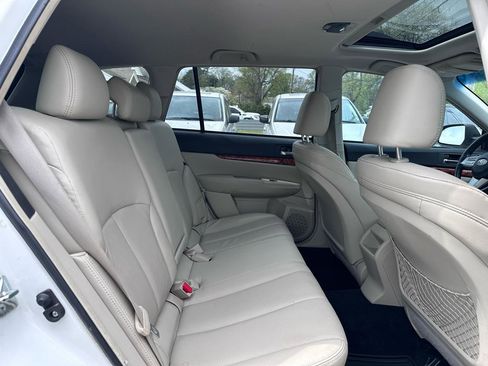 Used 2011 Subaru Outback 3.6R Limited image 34