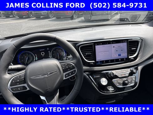 Used 2025 Chrysler Pacifica Select FWD image 33