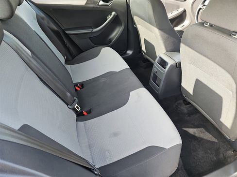 Used 2017 Volkswagen Jetta S image 11