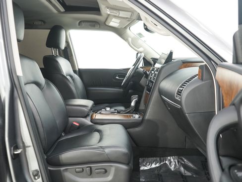 Used 2021 Nissan Armada SL w/ Captain's Chairs Package AWD/4WD image 11
