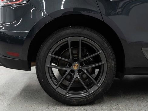 Used 2023 Porsche Macan Turbo image 35