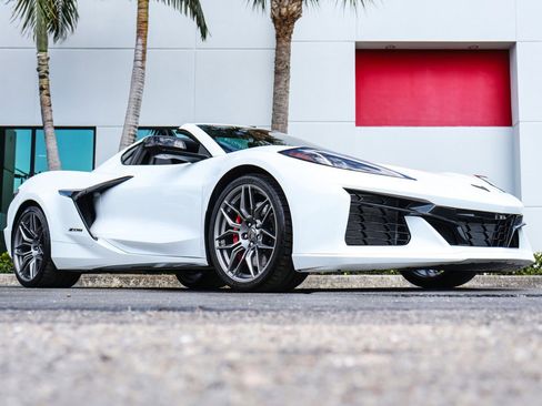 Used 2024 Chevrolet Corvette Z06 w/ Battery Protection Package image 4