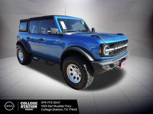 Used 2022 Ford Bronco Wildtrak image 3