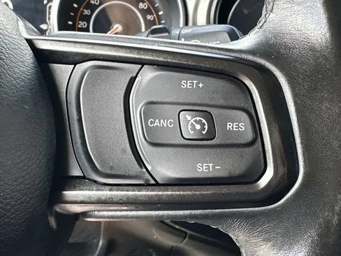 Used 2018 Jeep Wrangler Unlimited Sport S AWD/4WD image 22