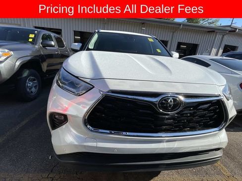 Used 2023 Toyota Highlander Limited AWD/4WD image 13