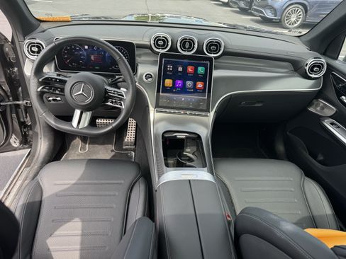 Used 2025 Mercedes-Benz GLC 350e 4MATIC image 27