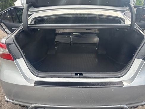 Used 2018 Toyota Camry XSE image 15