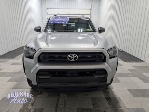 Used 2025 Toyota 4Runner SR5 image 6