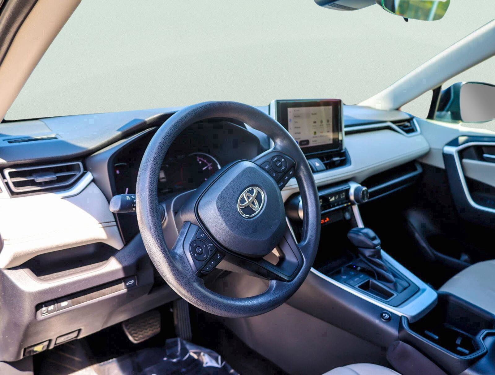 Used 2023 Toyota RAV4 XLE w/ Convenience Package FWD image 14