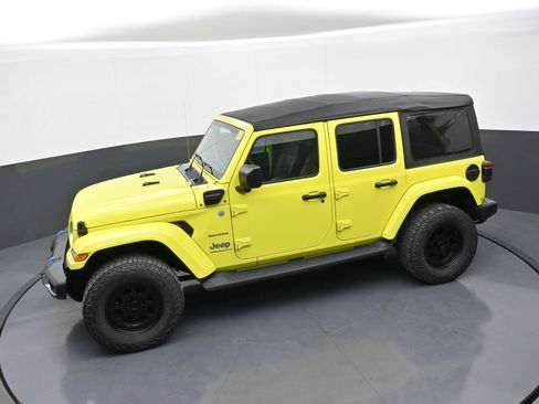 Used 2023 Jeep Wrangler Unlimited Sahara w/ Cold Weather Group AWD/4WD image 31