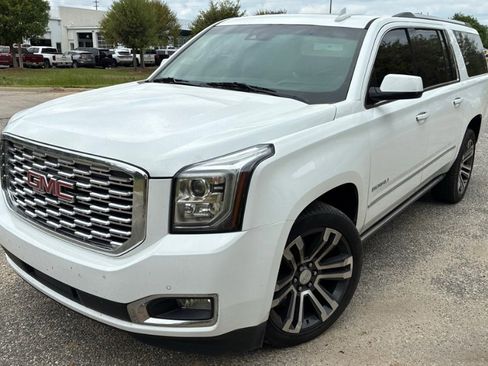 Used 2019 GMC Yukon XL Denali w/ Denali Ultimate Package image 5