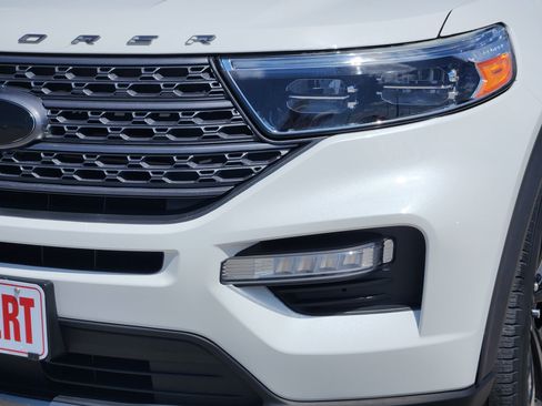 Used 2021 Ford Explorer XLT w/ Equipment Group 202A RWD image 8