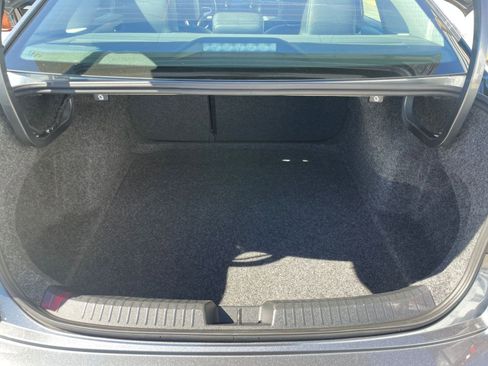 Used 2025 Volkswagen Jetta SE image 31