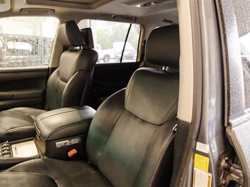 Used 2015 Lexus LX 570 4WD w/ Luxury Package image 16