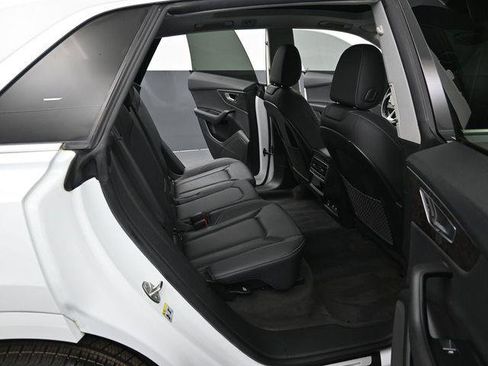 Used 2019 Audi Q8 Premium image 33