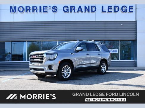 Used 2023 GMC Yukon SLT w/ SLT Premium Package AWD/4WD image 1