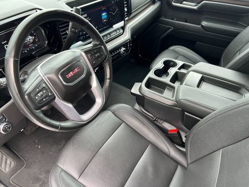 Used 2024 GMC Sierra 1500 SLT image 11