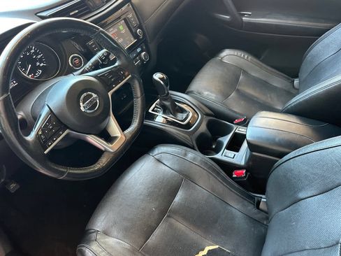 Used 2018 Nissan Rogue SL FWD image 11