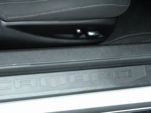 Used 2022 Chevrolet Camaro LT image 10