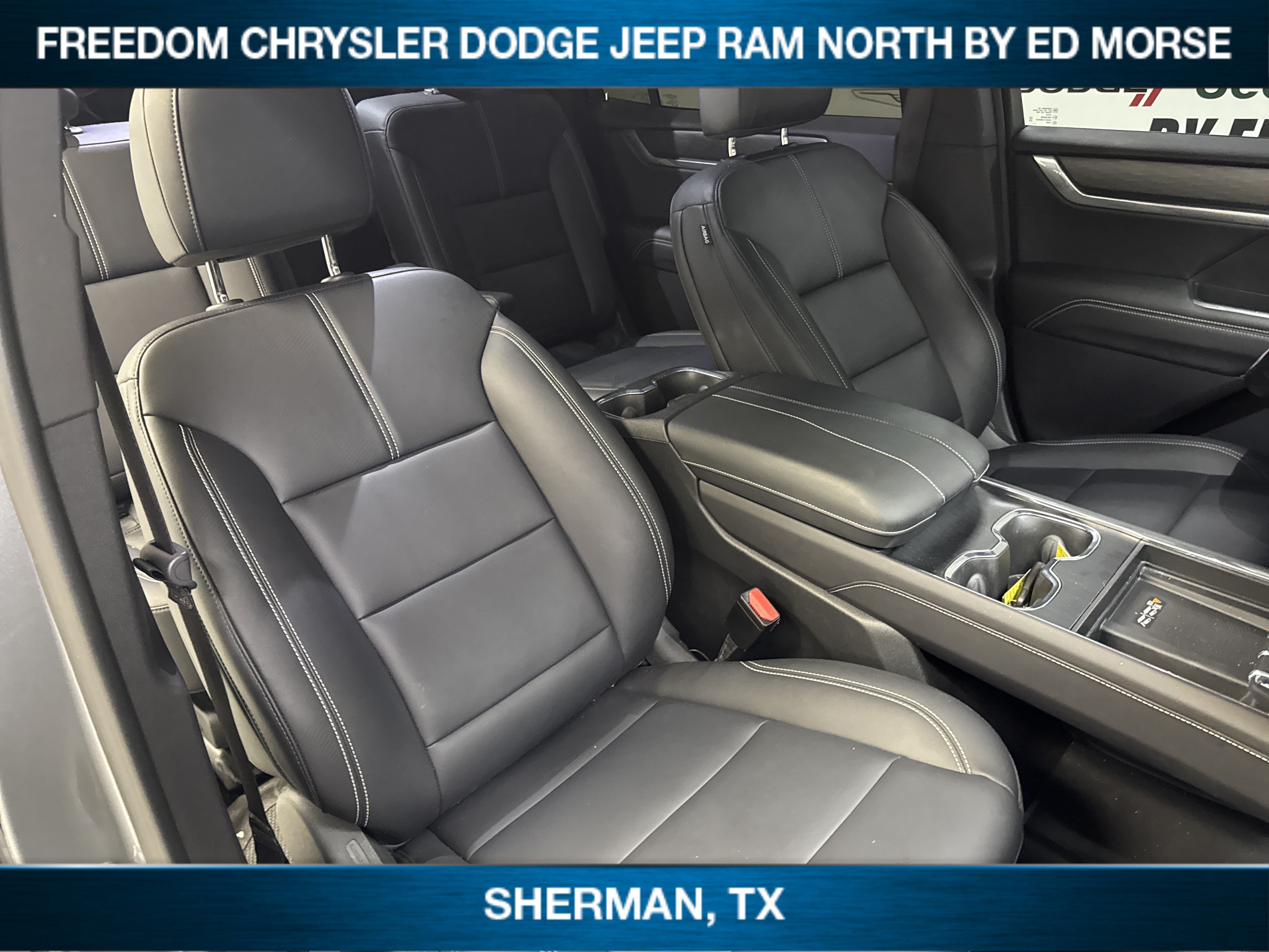 Used 2024 GMC Acadia Elevation w/ Black Edition FWD image 9