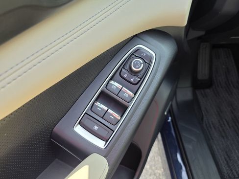 Certified 2025 Subaru Ascent Limited AWD/4WD image 18