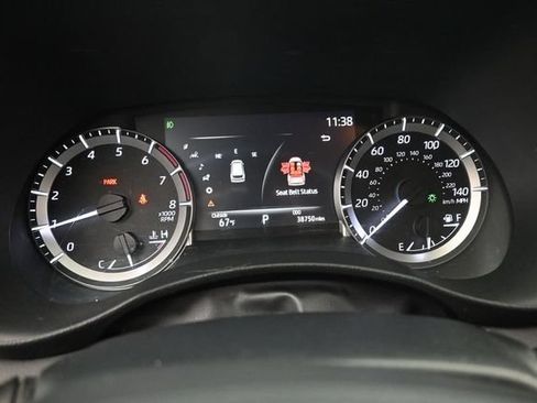 Used 2023 Toyota Highlander XLE AWD/4WD image 11